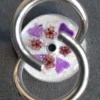 Bleiwurz und japanische Spiere auf metallweiss_20261012 Blumen vom Balkon