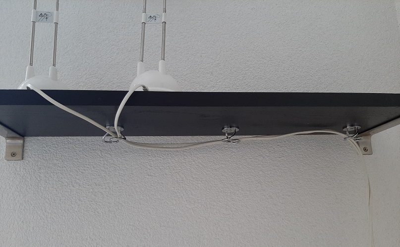 yoritom-Hook fixed downwords under the shelf 1a